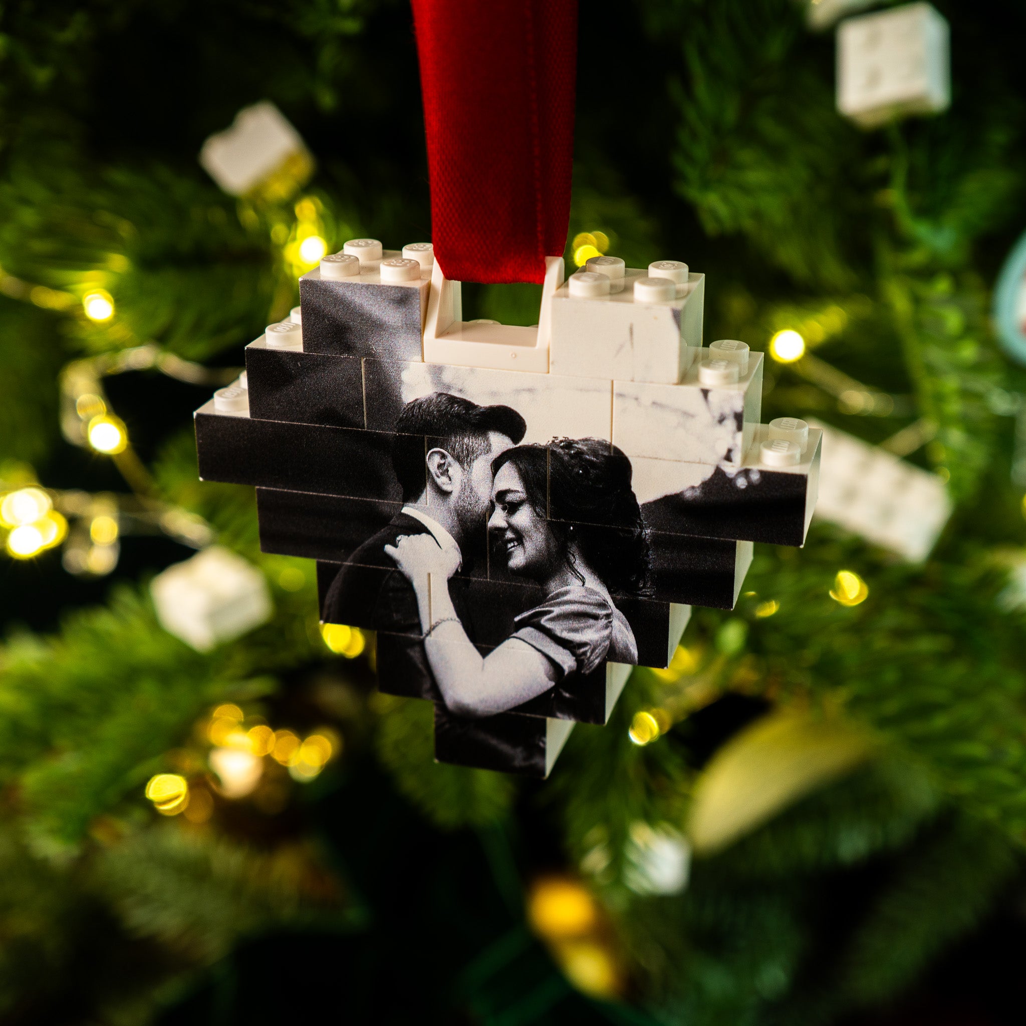 Custom LEGO® Brick heart-shaped Christmas bauble for couples – single or double-sided printing for personalised holiday décor