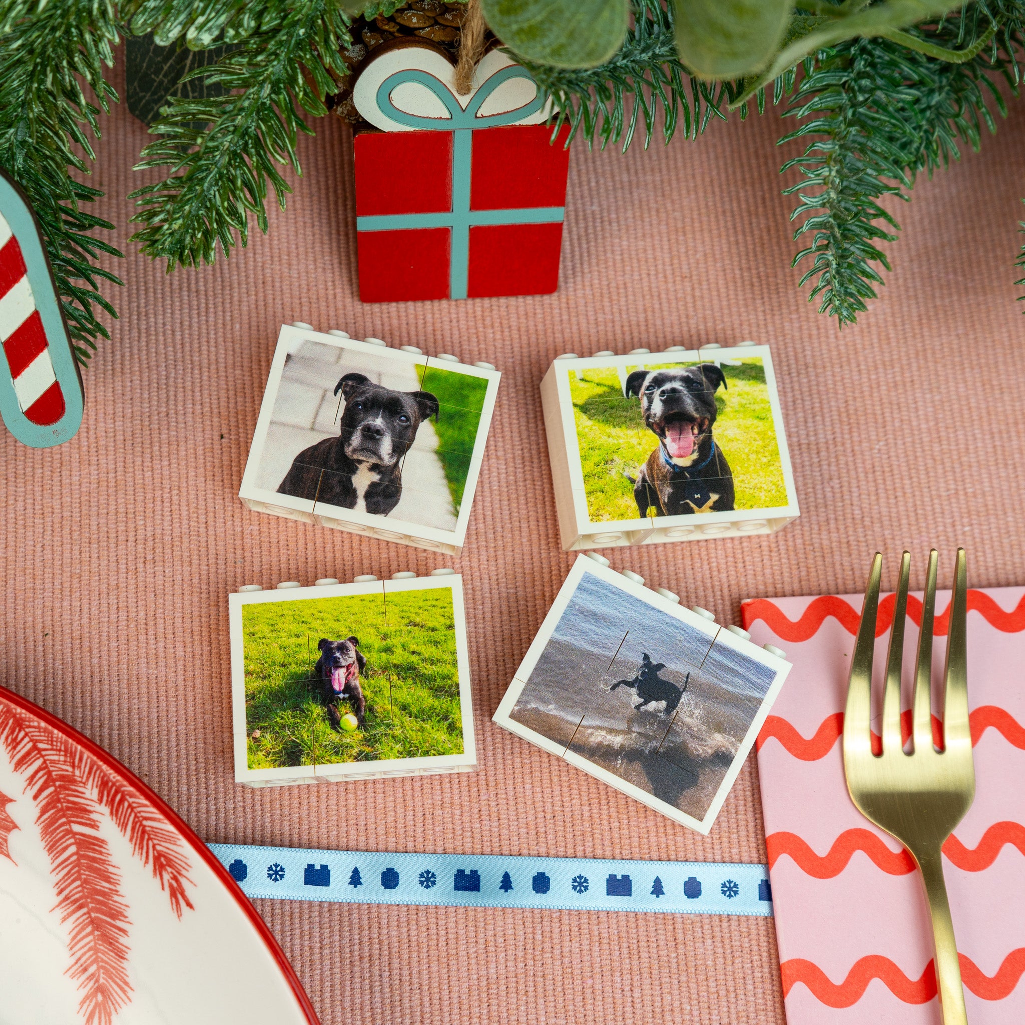 Christmas table LEGO® Brick photo block cracker kit with ribbon